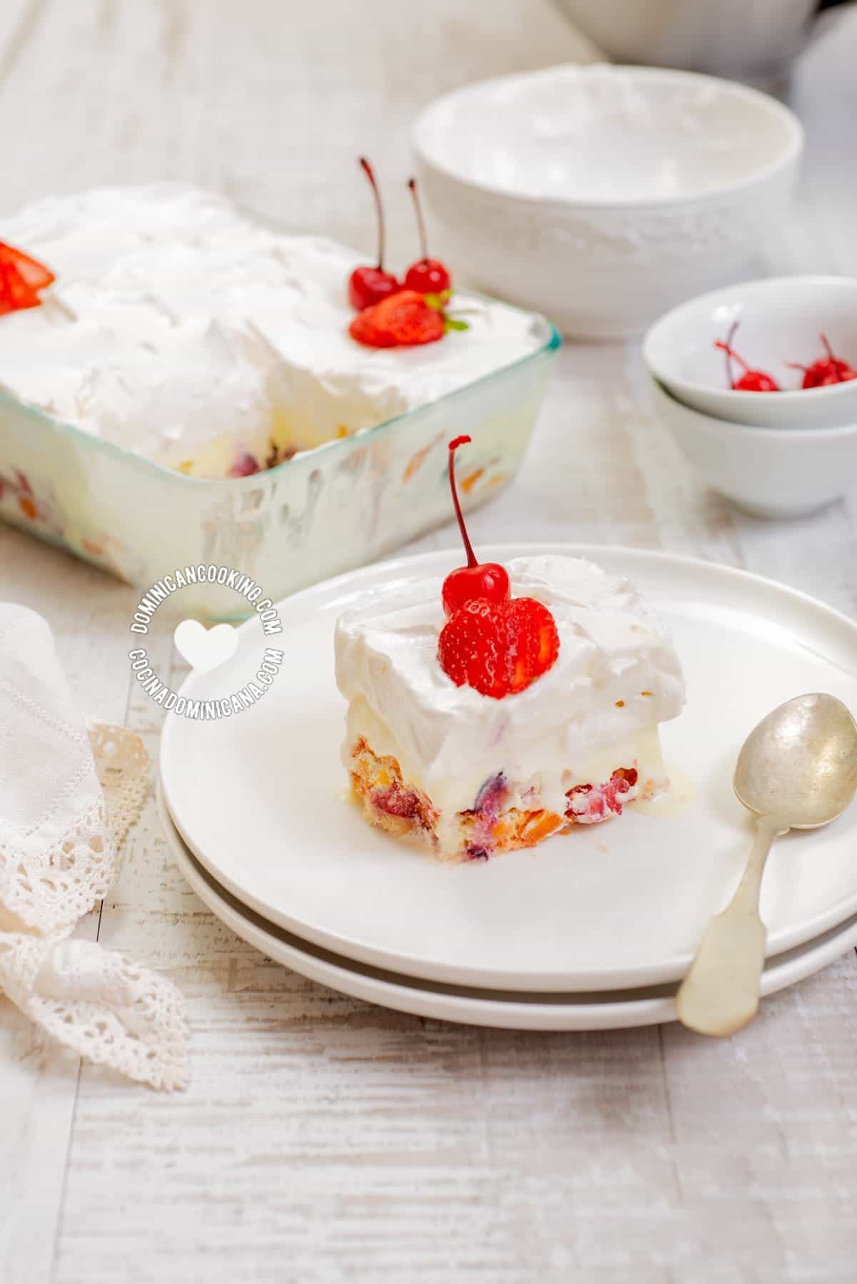 Postre con helado.