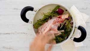 Caldo de pollo.