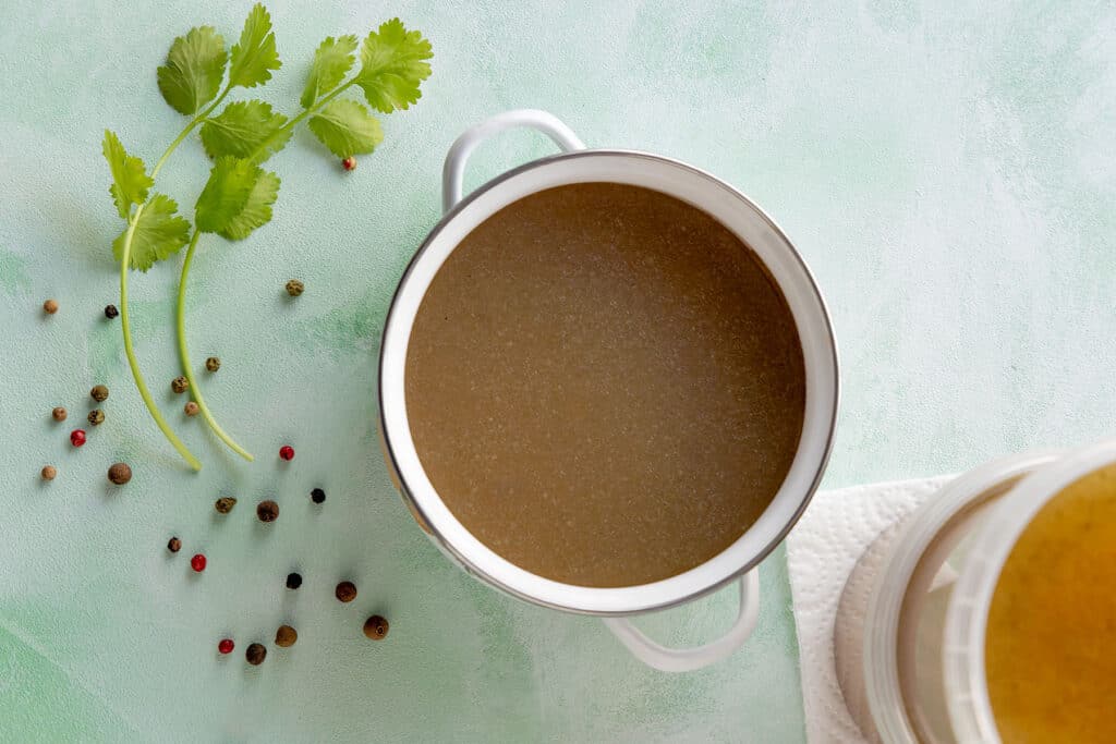 EASY HOMEMADE BEEF BROTH RECIPE visual data 3